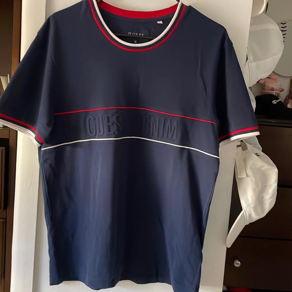 Guess man tee